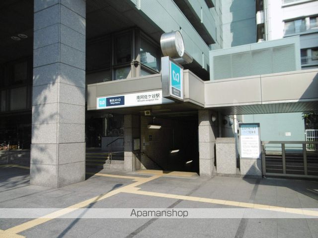 コンビニ　セブンイレブン（コンビニ）まで323m
