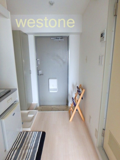 玄関　すっきりした玄関スペースです　家具等は付いておりません