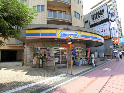 コンビニ　ミニストップ 大鳥居駅前店（コンビニ）まで327m