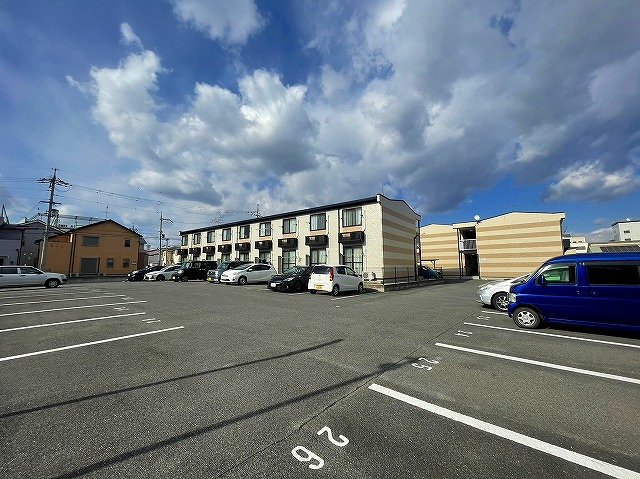 駐車場　駐車場に車を止められます