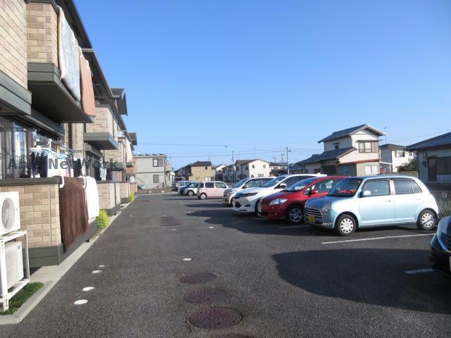 駐車場　駐車場