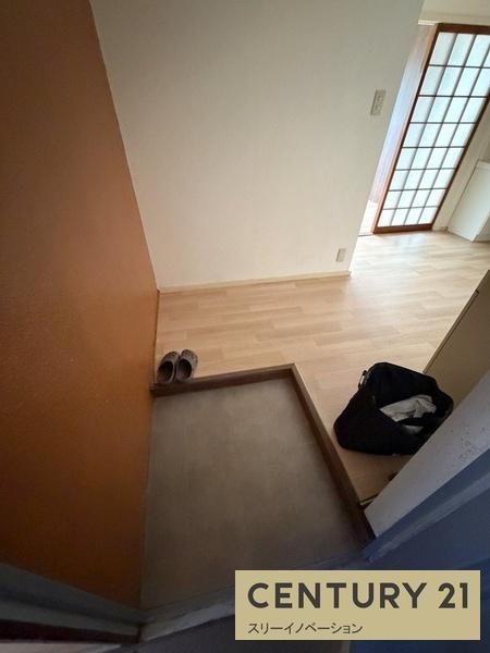 玄関　写真は参考写真（反転タイプ）