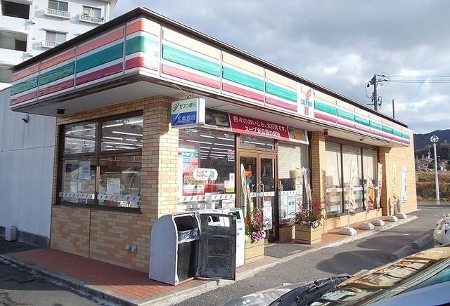 コンビニ　セブンイレブン（コンビニ）まで800m