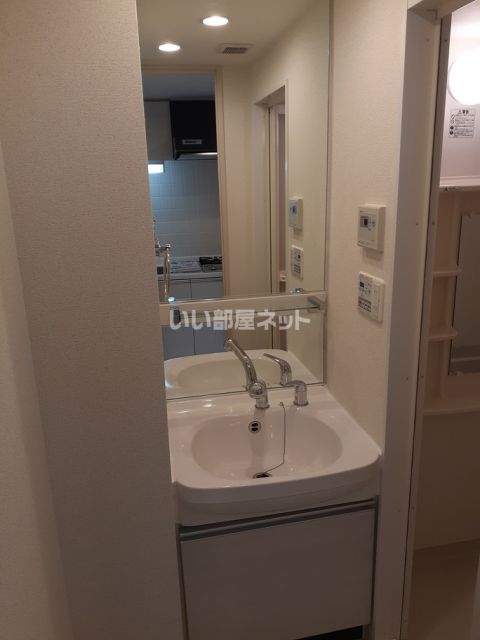 プレサンスみなと元町駅前の内装写真