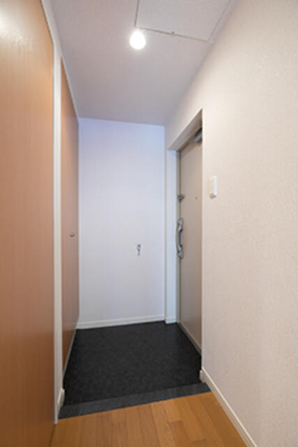 玄関　※写真は同タイプ住戸です。