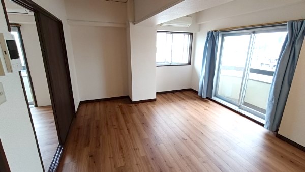 中落合マンションの居間写真