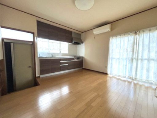 久喜栗原1丁目戸建の居間写真