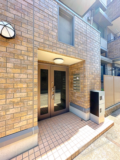 南海高野線 初芝駅 徒歩13分 3階建 築21年の外観写真