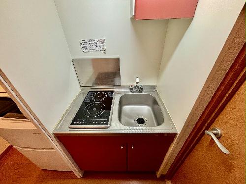 キッチン　設備・仕様は号室により異なる為、現況を優先いたします。