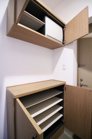 玄関　加藤医院ビル　荒川区東日暮里5