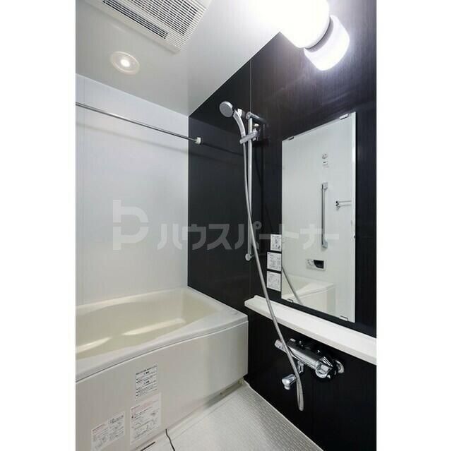 東京メトロ日比谷線 八丁堀駅 徒歩9分 12階建 築19年の風呂写真