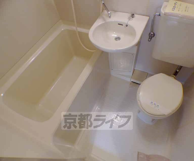 バス・シャワールーム　角部屋　ユニットバス広め