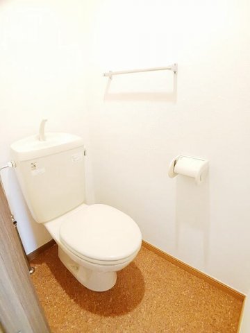 トイレ　トイレもきれいです