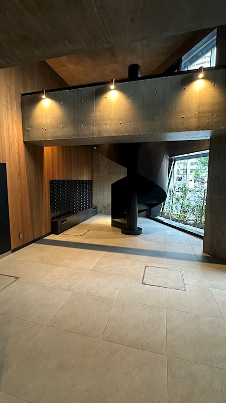 ZOOM新宿御苑前の外観写真