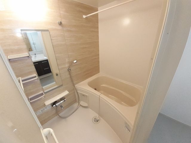 ＪＲ阪和線 堺市駅 徒歩5分 7階建 築12年の風呂写真