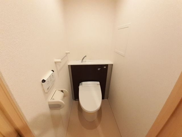 ＪＲ阪和線 堺市駅 徒歩5分 7階建 築12年のトイレ写真