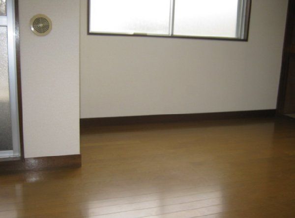 内藤マンションの居間写真