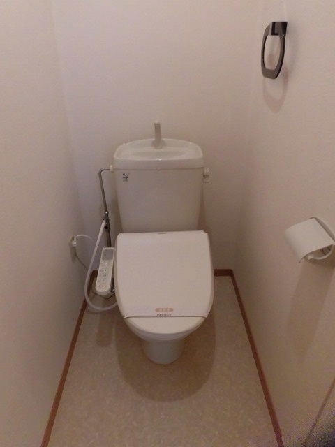 トイレ　温水洗浄便座機能付