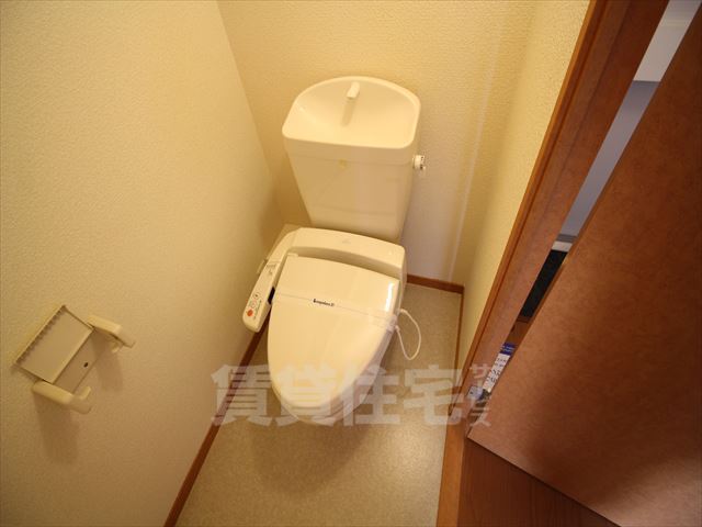 【高槻市川西町のアパートのトイレ】