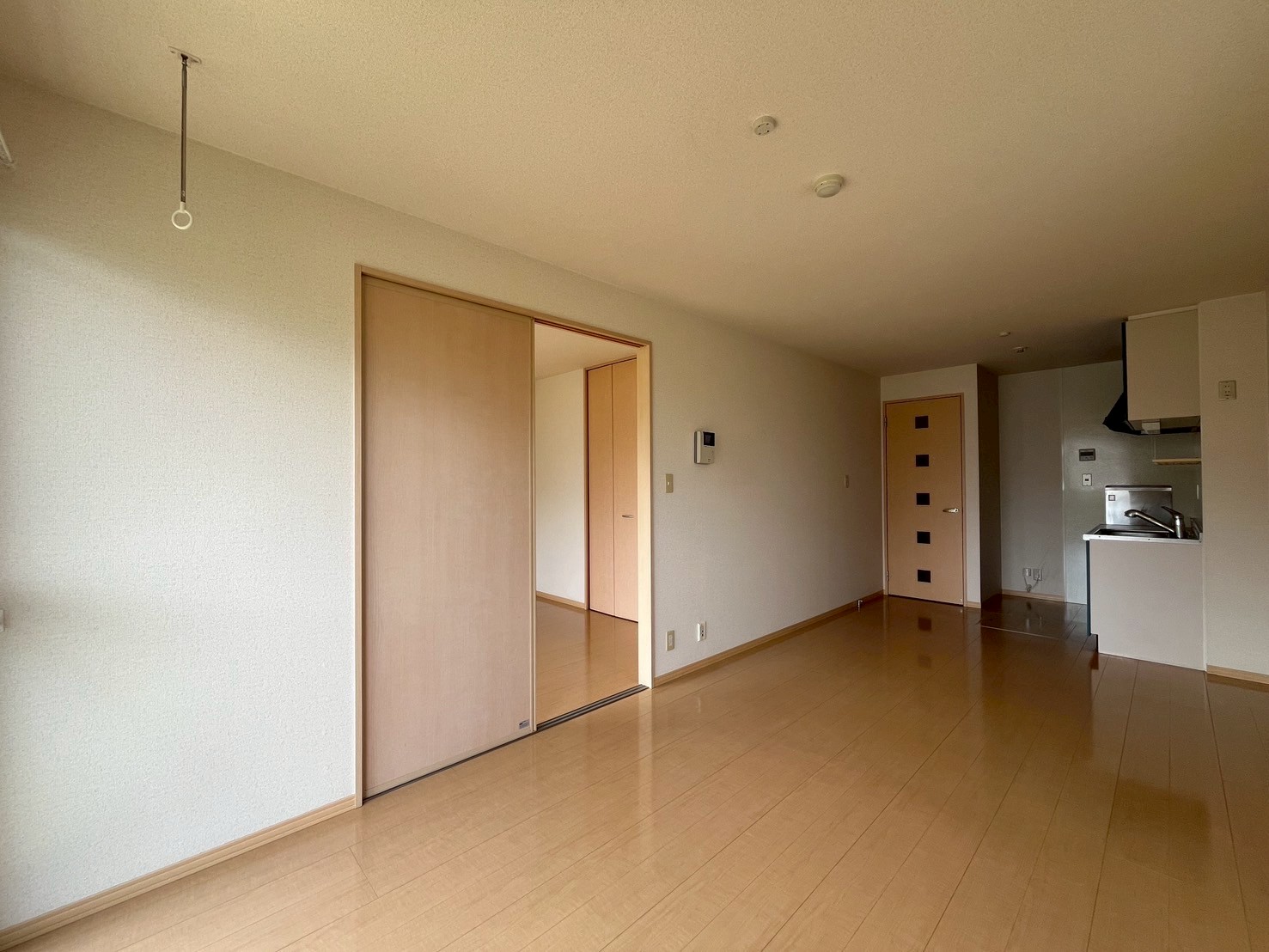 居室・リビング　※同物件別部屋の参考写真・現況優先