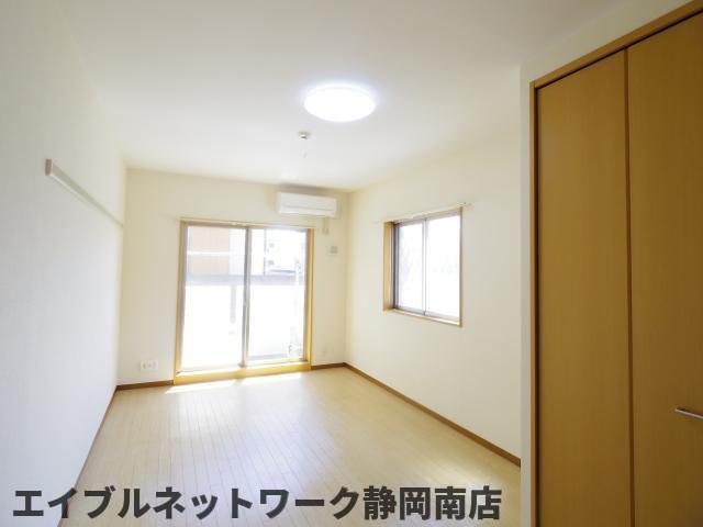 居室・リビング　居間です