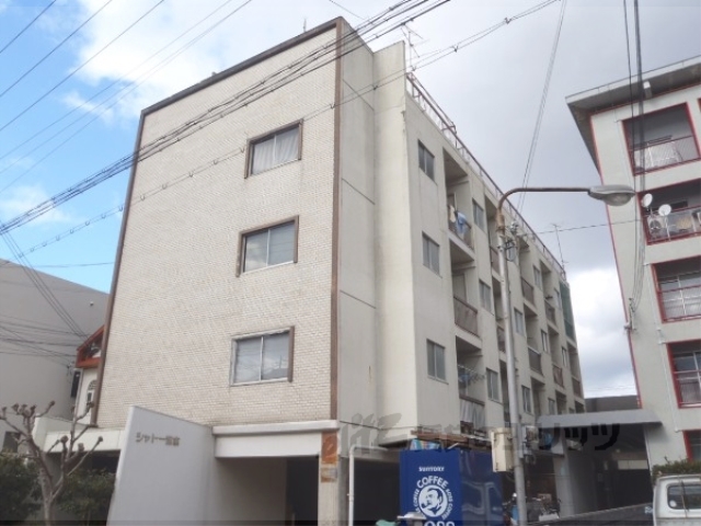 京都市東山区本瓦町のマンションの建物外観