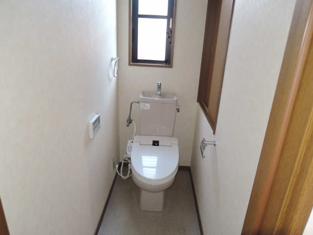 【曽野町上街道貸家のトイレ】