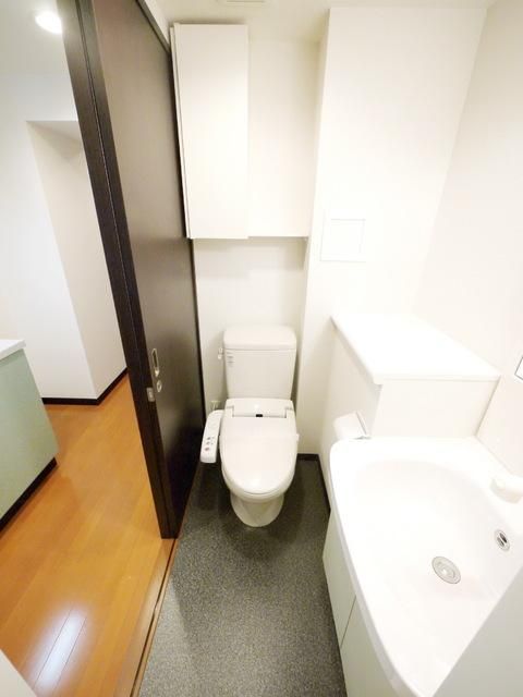 ＪＲ京浜東北線 赤羽駅 徒歩6分 11階建 築14年のトイレ写真