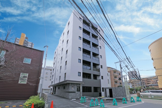 ＭＯＤＥＲＮ　ＰＡＬＡＺＺＯ赤坂ＮＥＵＲＯの建物外観