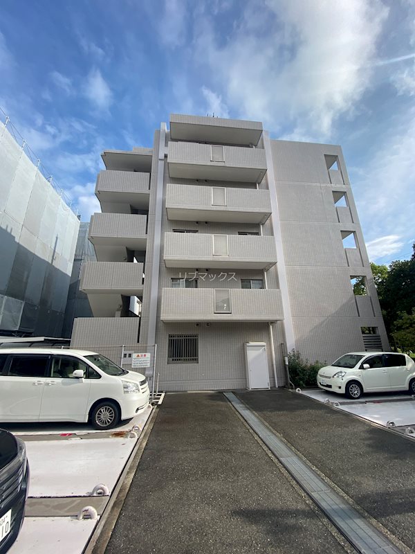 芦屋市大東町のマンションの建物外観