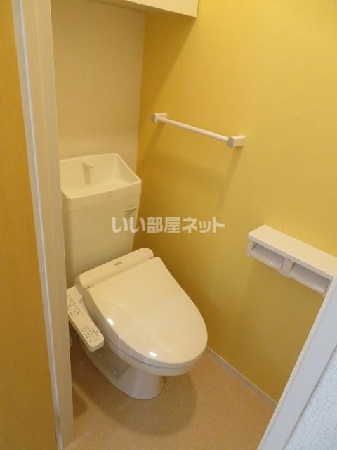 【ＣＲＥＳＴ／／ＶＩＬＬＡ　IIのトイレ】