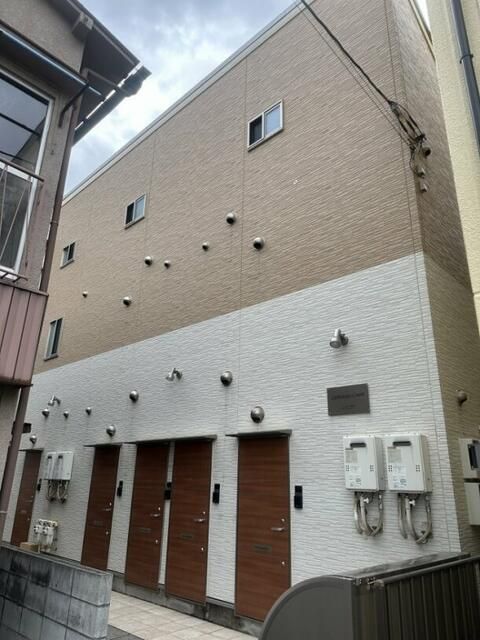 足立区梅田のアパートの建物外観