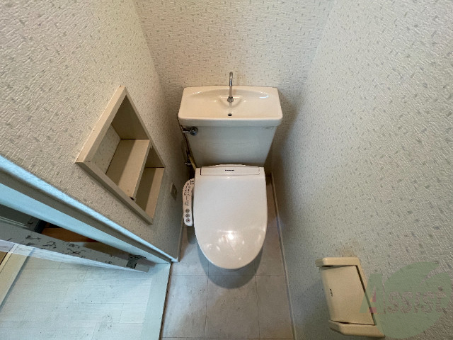 トイレ　ウォシュレット付きのトイレは清潔感がありますね。