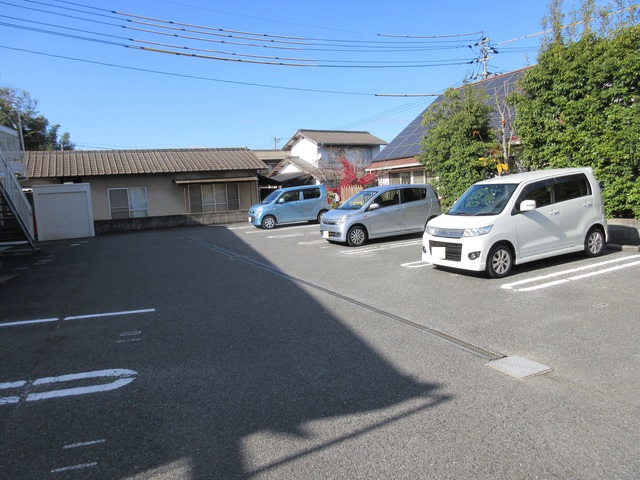 【倉敷市玉島八島のアパートの駐車場】