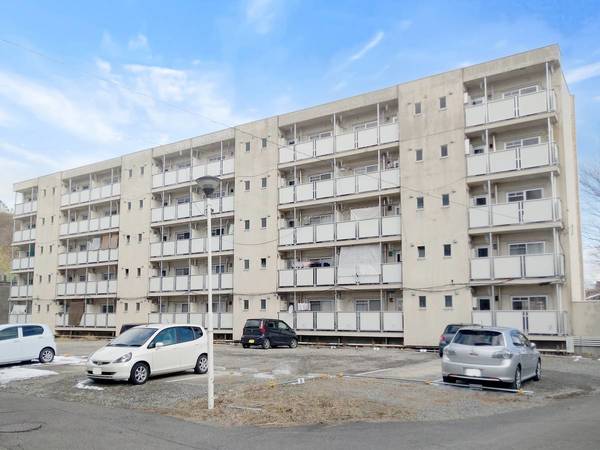 ビレッジハウス川岸2号棟の建物外観