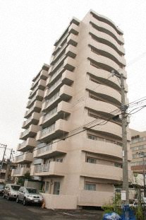 札幌市豊平区中の島一条のマンションの建物外観