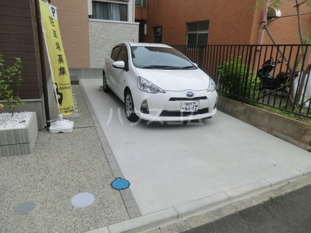 【クローバーコート日比野の駐車場】