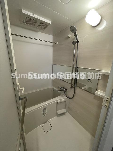 バス・シャワールーム　落ち着いた空間のお風呂です