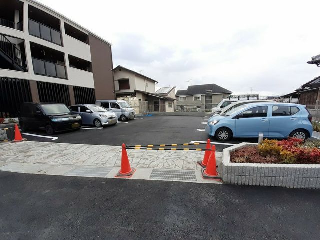 【羽曳野市はびきののアパートの駐車場】