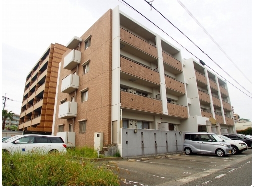 【春日市春日原北町のマンションの建物外観】