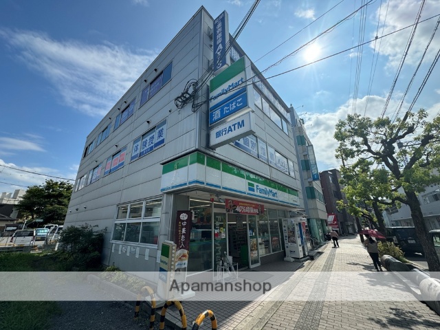 コンビニ　ファミリーマート（コンビニ）まで309m