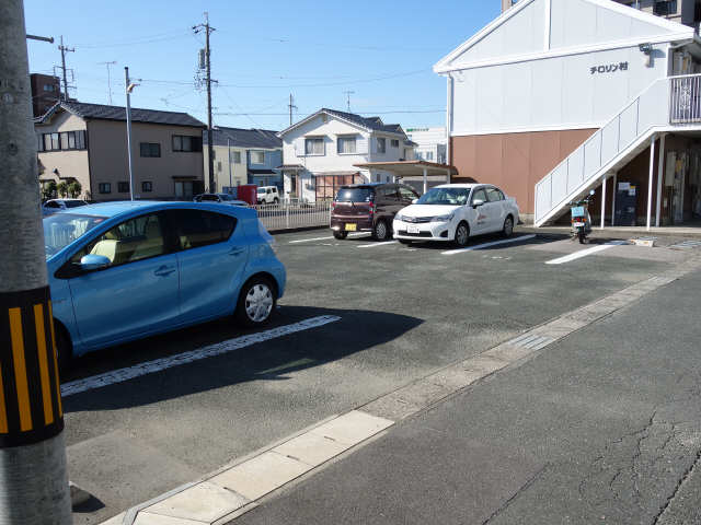 【チロリン村の駐車場】