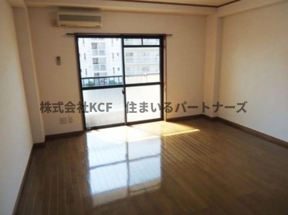 居室・リビング　個人の部屋や寝室として使える洋室です