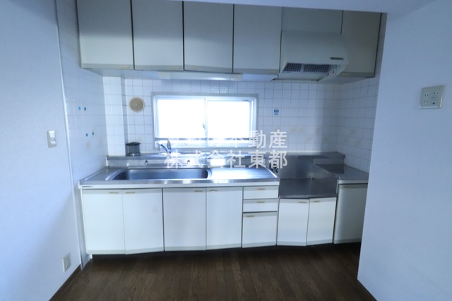 キッチン　上下に収納あり！使い勝手の良いキッチンです！！
