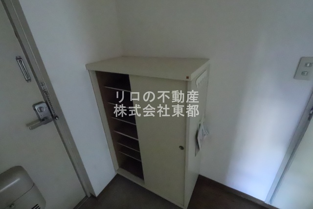 玄関　下駄箱付なので、玄関はいつでもスッキリ片付きますね☆