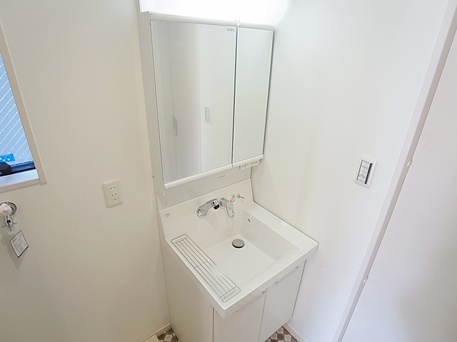 洗面設備　シャンプードレッサー。オシャレですね