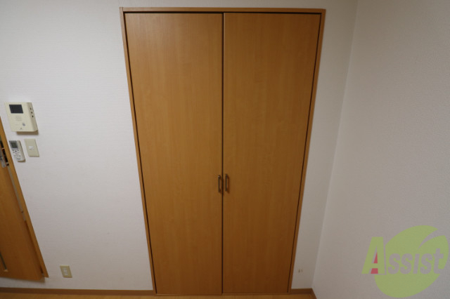 収納　ロングコートも掛けれます