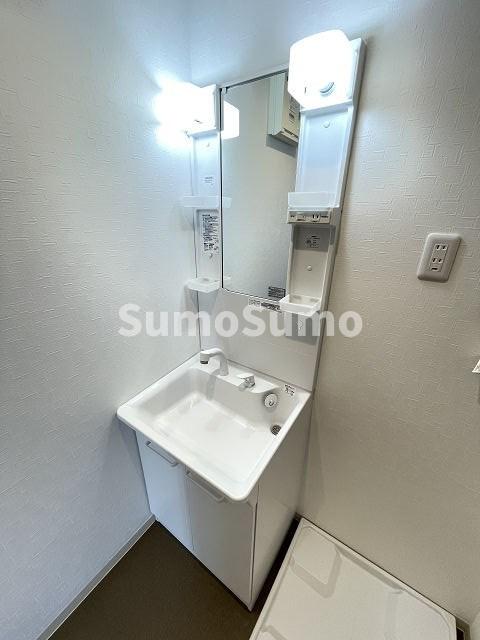 洗面設備　独立洗面台です