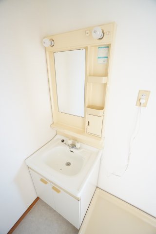 洗面設備　※同物件・同タイプの写真です。