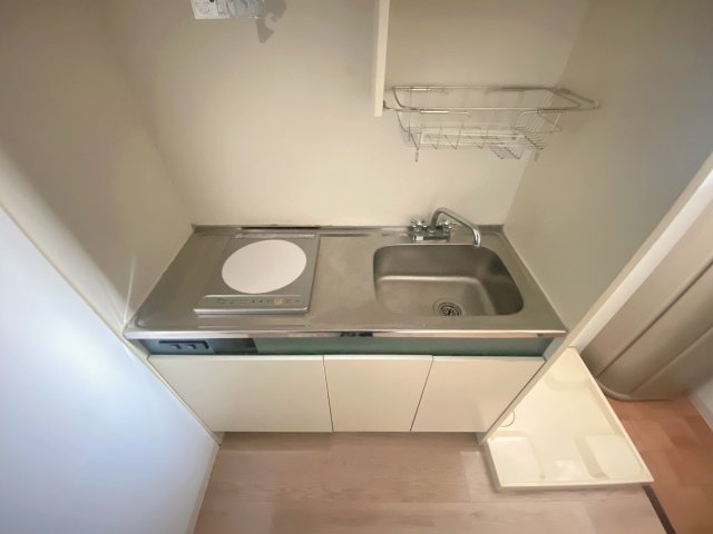 キッチン　同物件別部屋写真